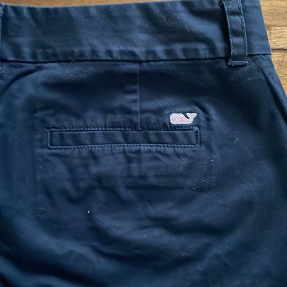 Classic Navy Vineyard Vines Women's Shorts - Sz 8 - Picture 3 of 4